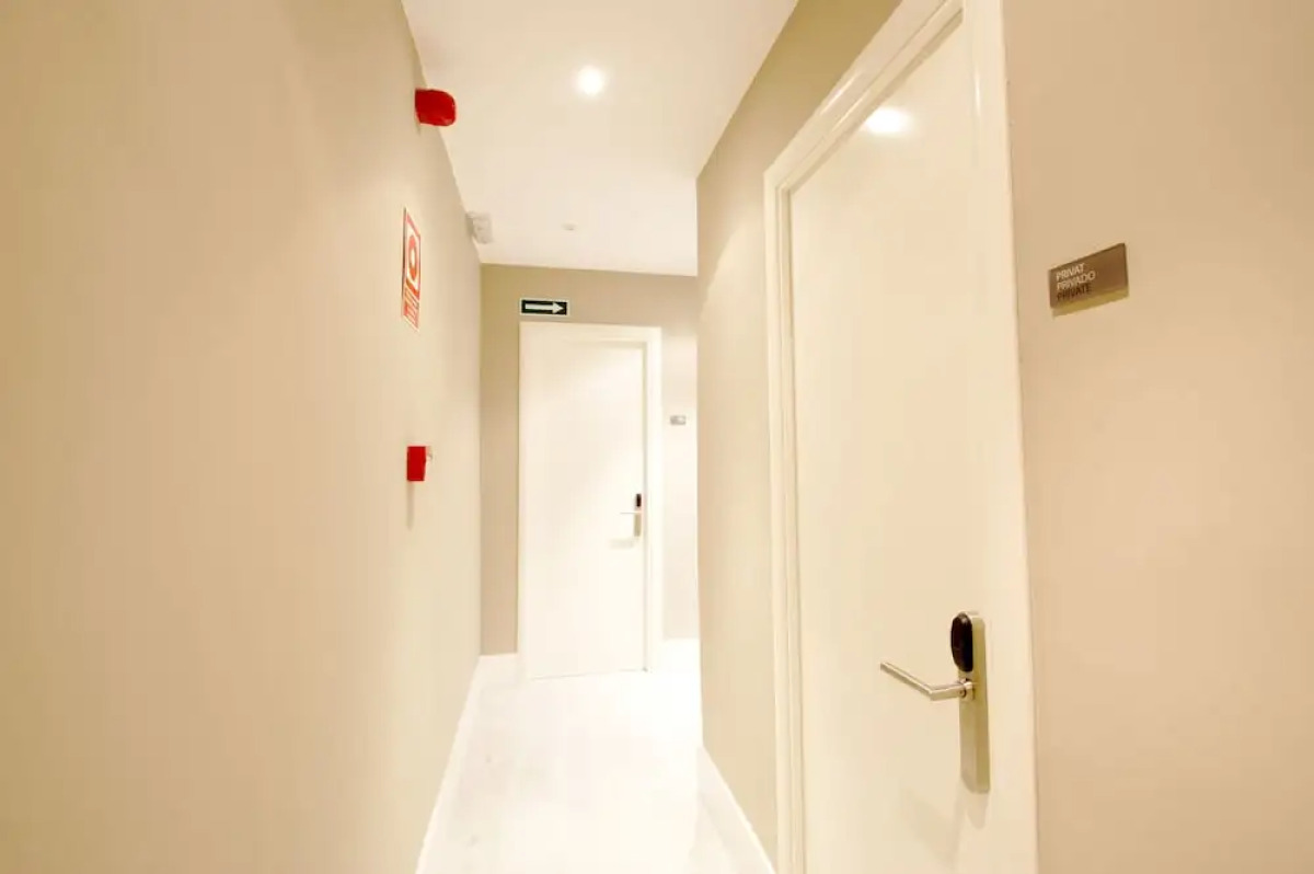 Hostal Express by gaiarooms