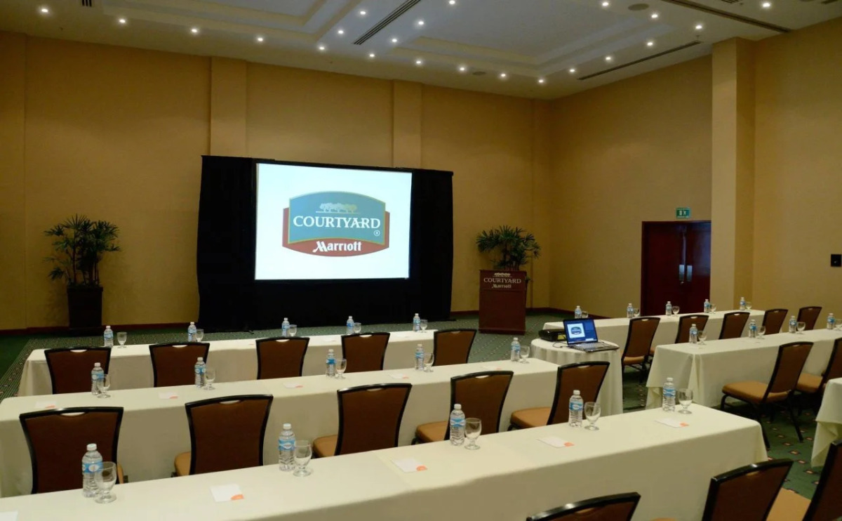 Courtyard By Marriott Cancun Airport