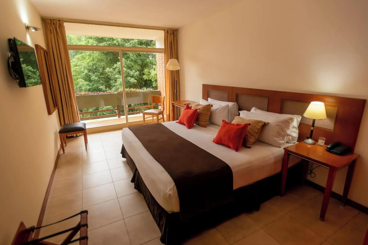 Raices Esturion Hotel