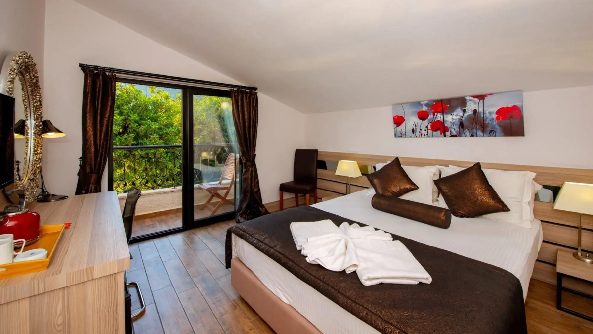 S3 Seahorse Beach Club & Hotel