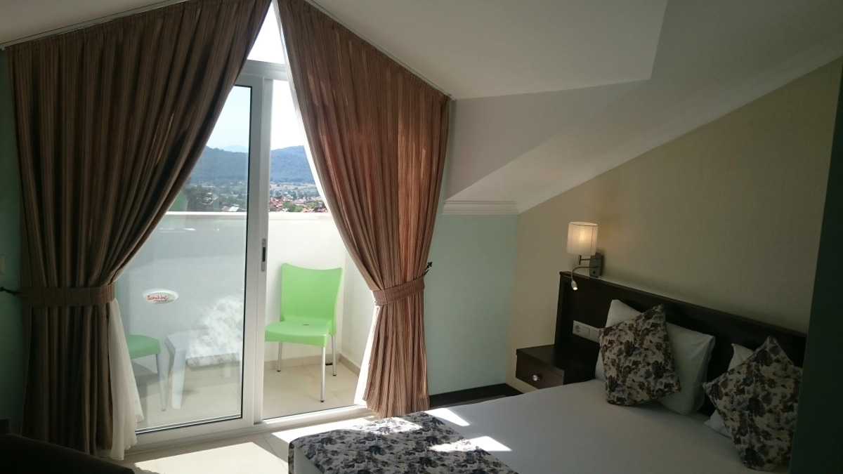 Sunshine Holiday Resort