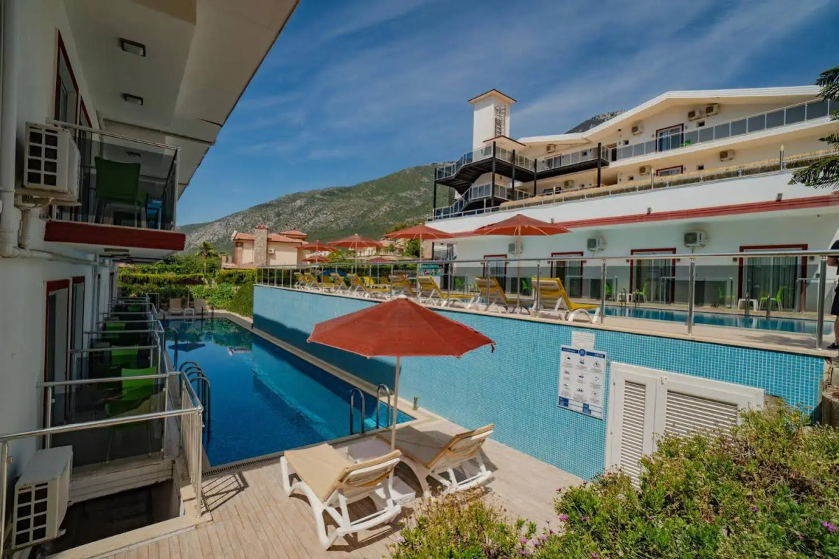 Sunshine Holiday Resort