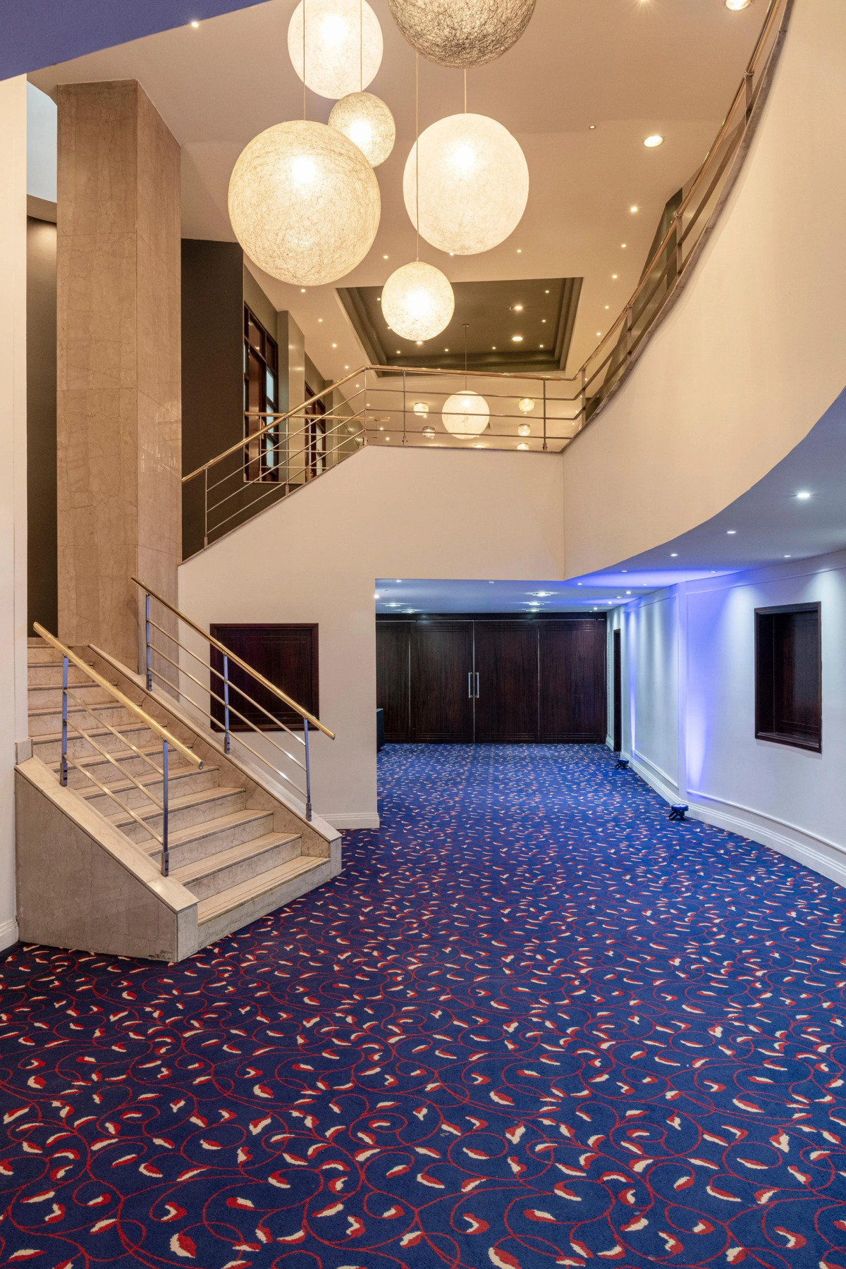 Argenta Tower Hotel & Suites