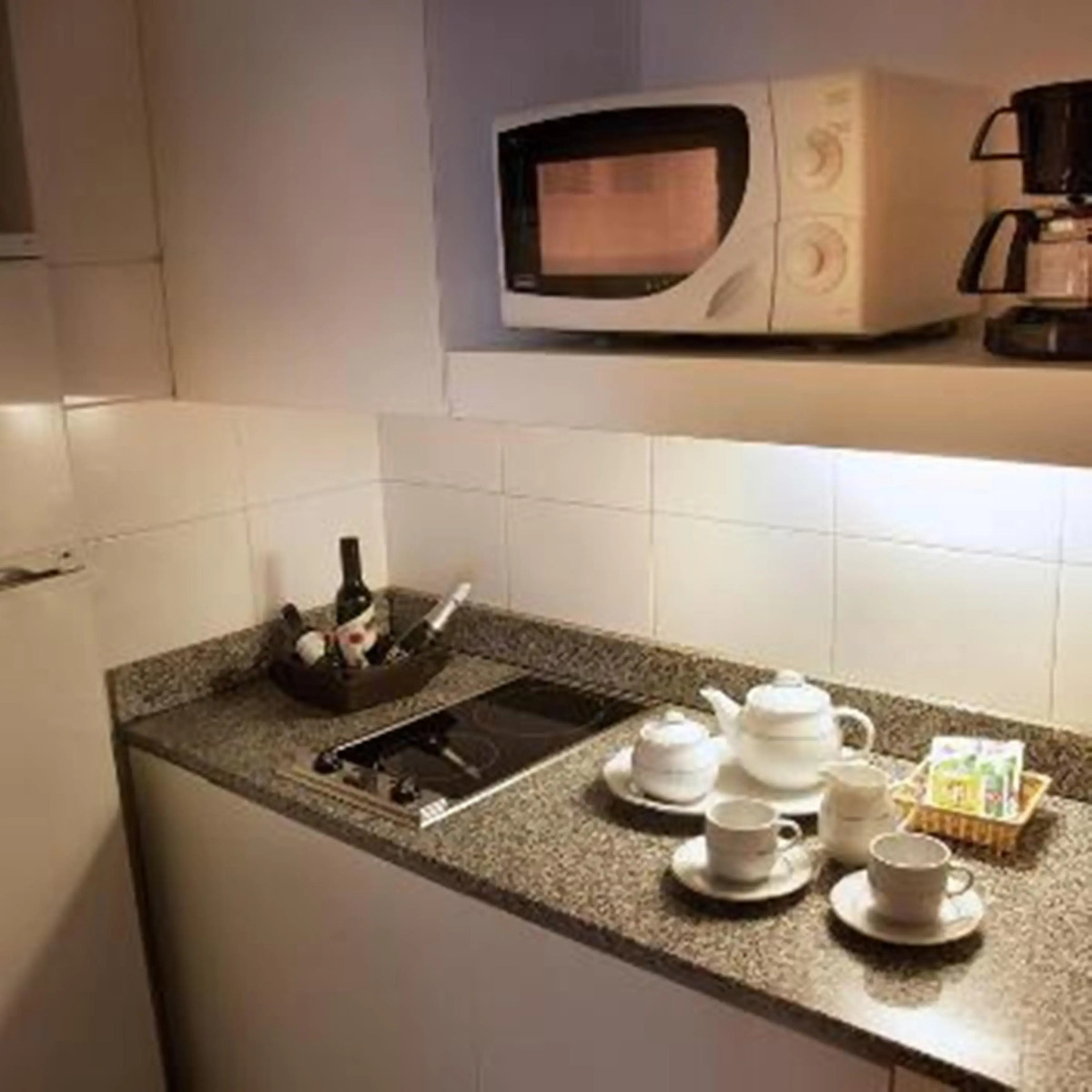 Argenta Tower Hotel & Suites