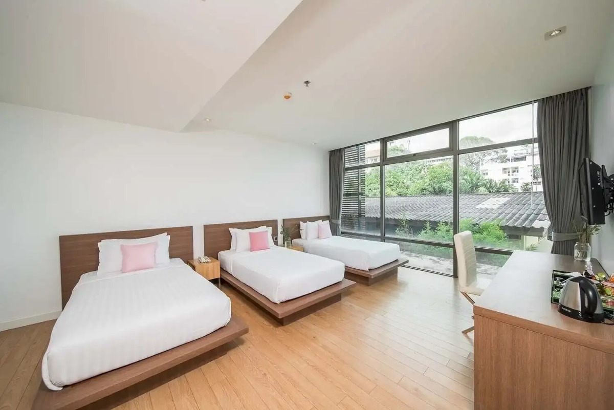 Seven Zea Chic Hotel