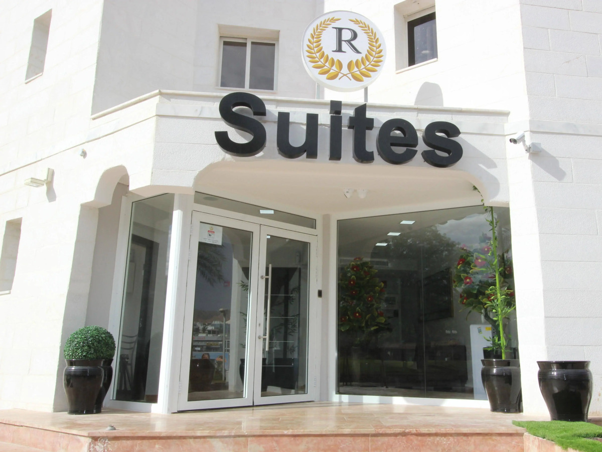 Rich Royal Suites