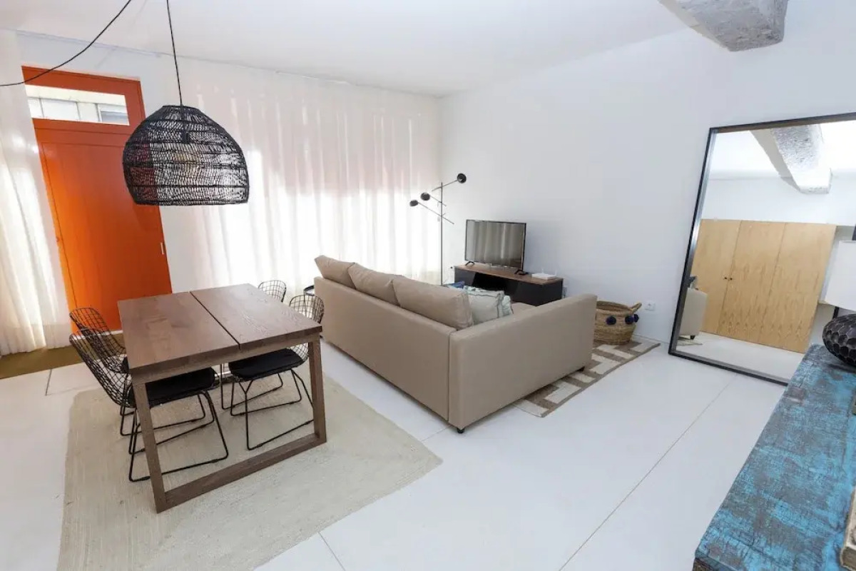 Sbra01 · Hidden Gem Apartment Design · Wifi · Netflix