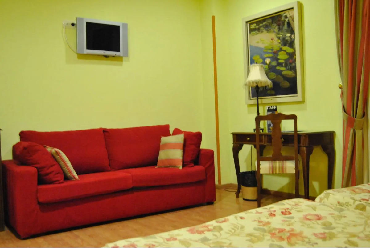 Отель Reina Cristina