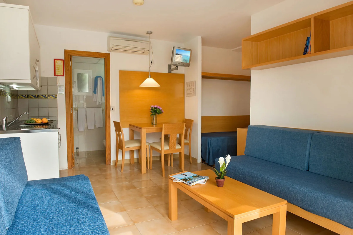 Mariner Club Apartments