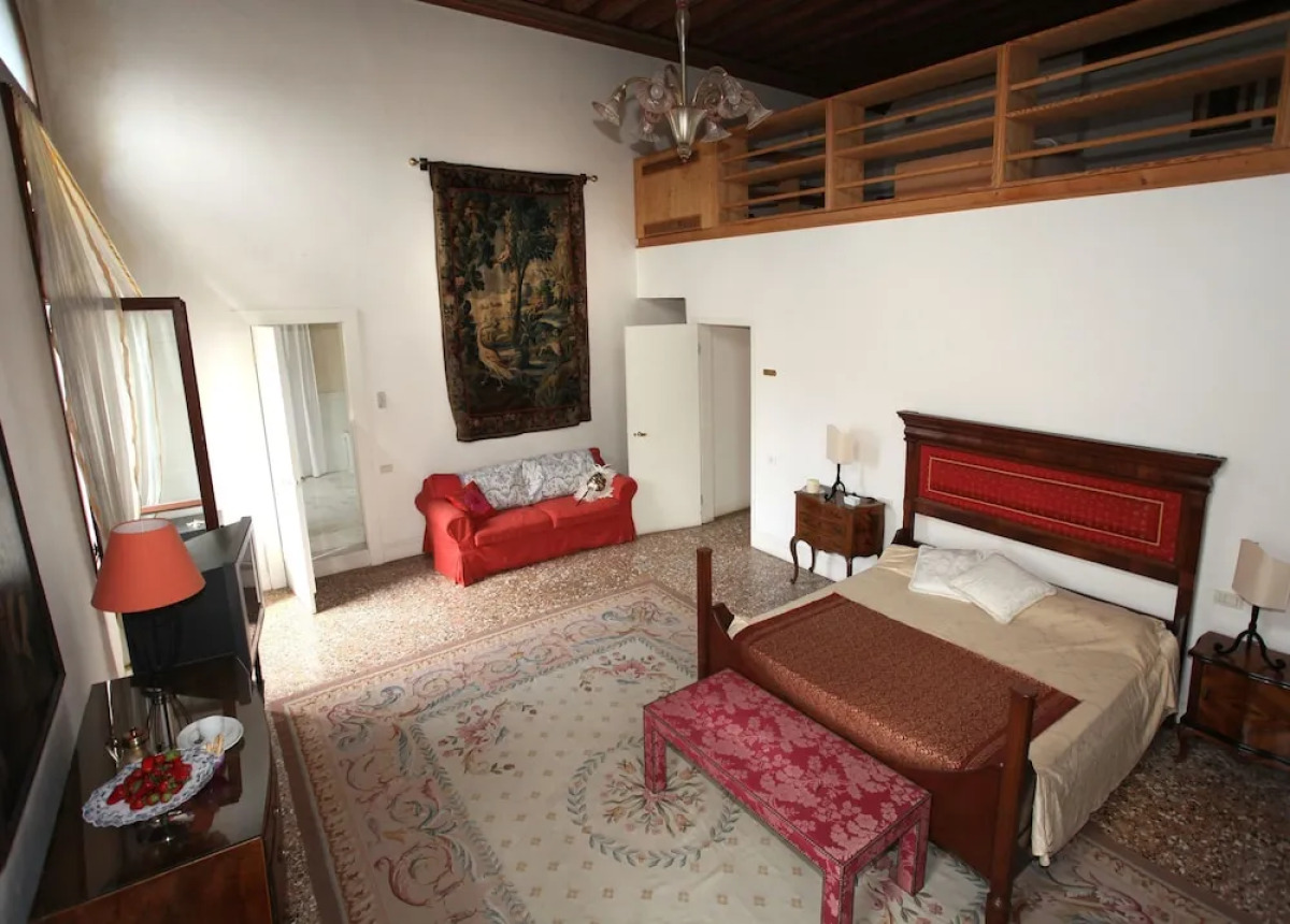 Palazzo Contarini Della Porta Di Ferro