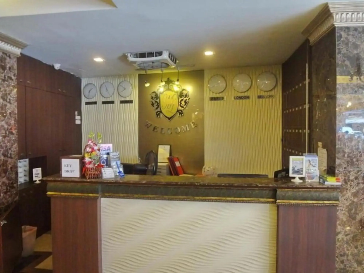 Maleez Lodge Hotel and Restaurant