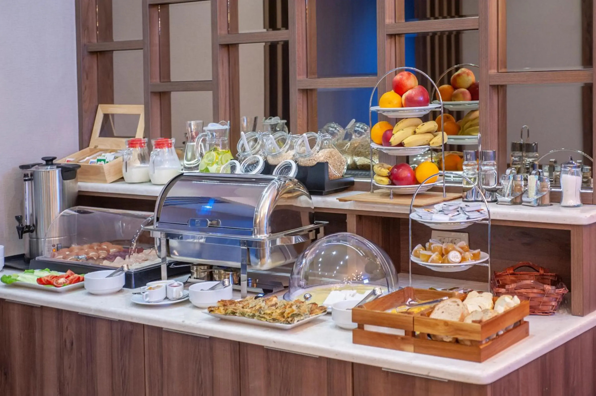 Отель Twelve by Aycon