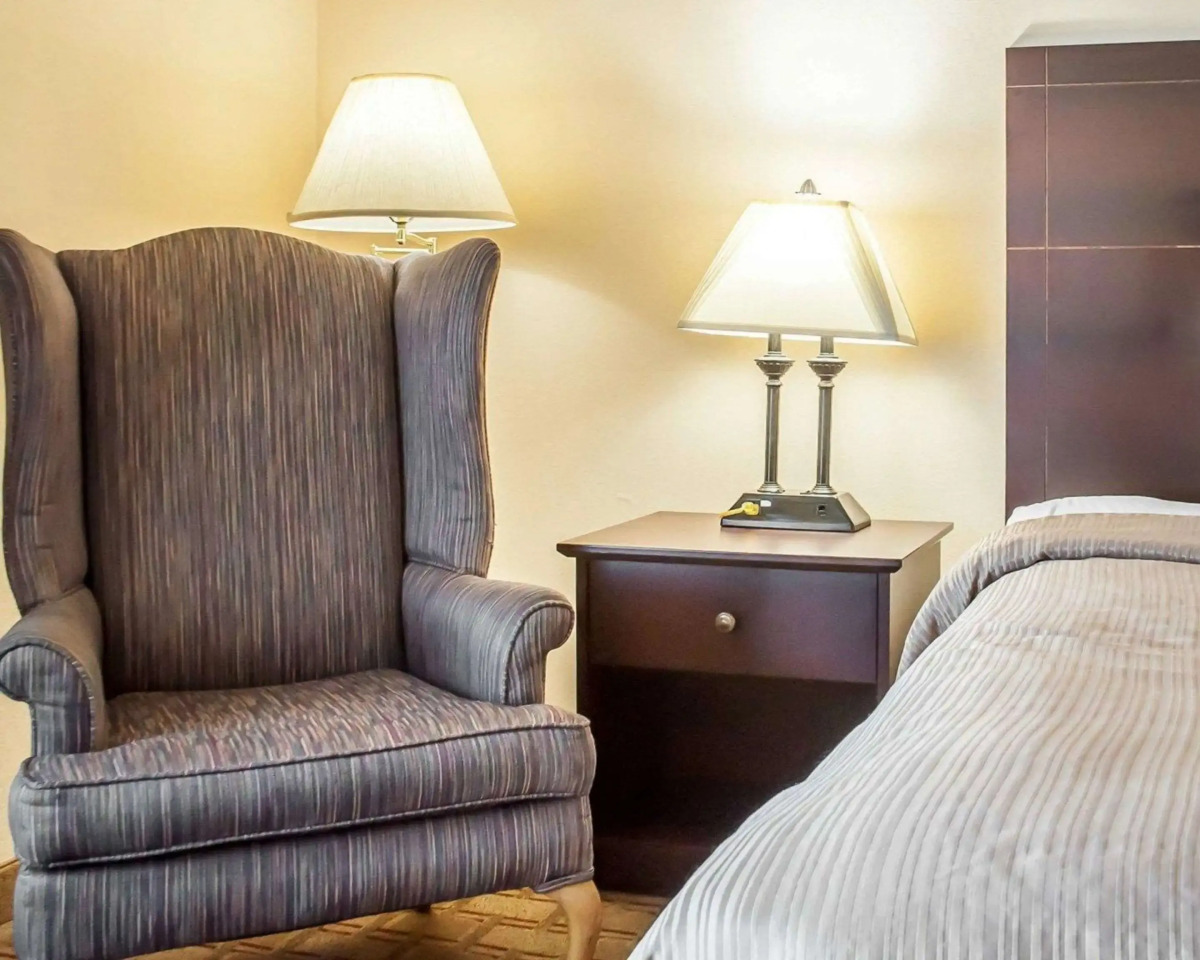 Quality Inn Buffalo Airport