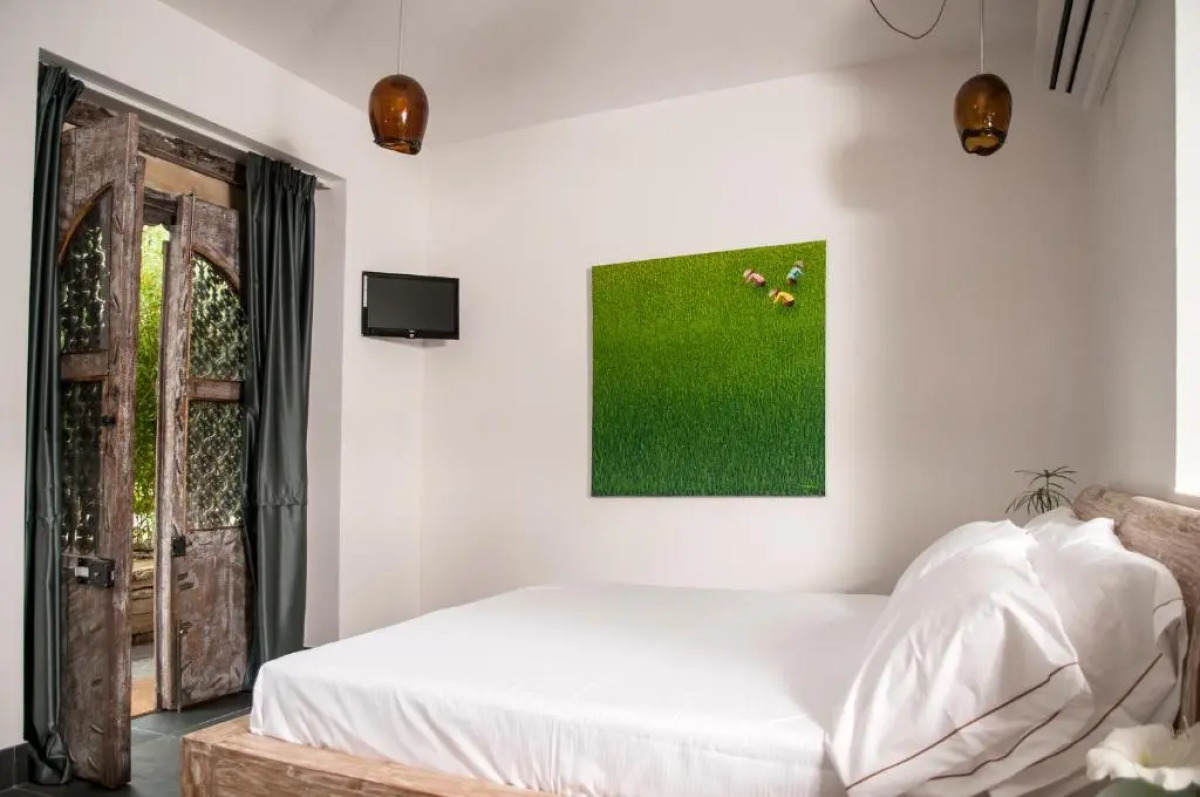 Sevenmaze Charming House