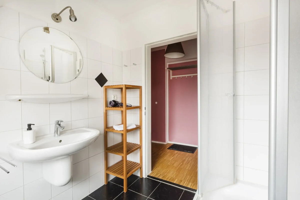 Five Reasons Hotel & Hostel