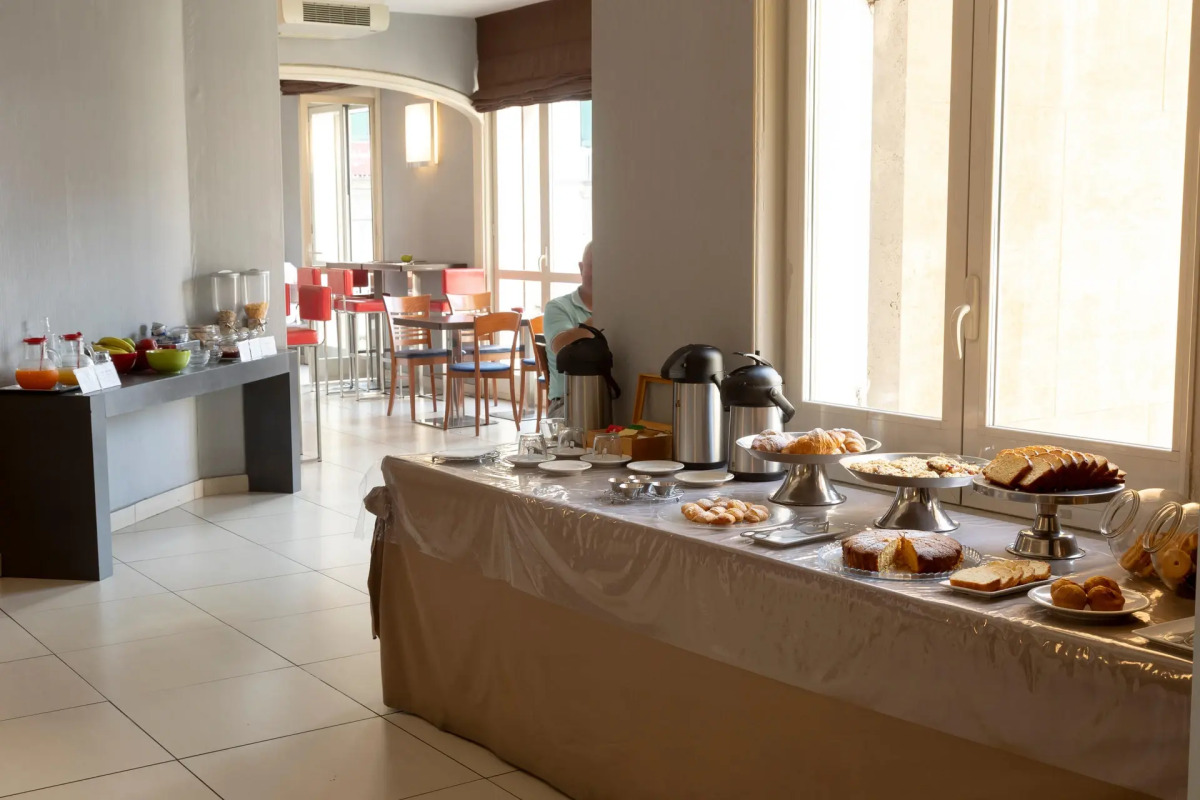 Napolit'amo Hotel Medina