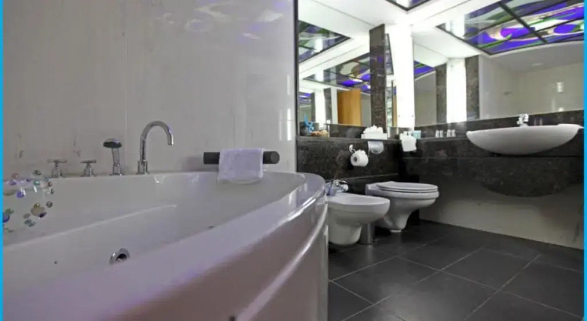 Poseidonia Beach Hotel