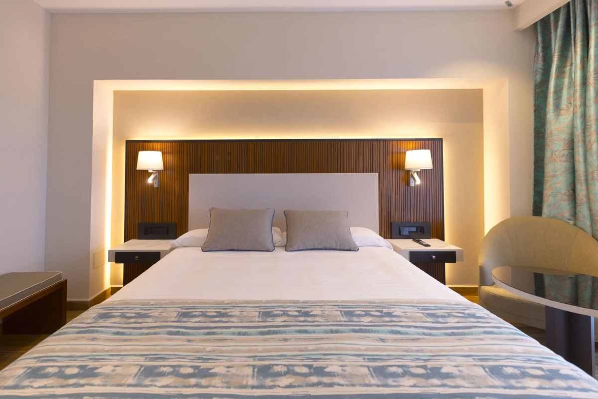 Отель Alanda Marbella Hotel