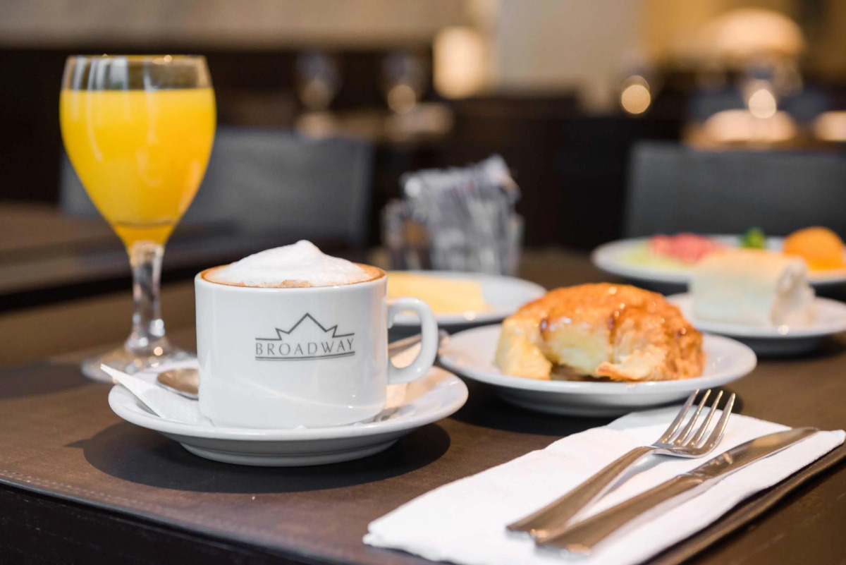 Broadway Hotel & Suites