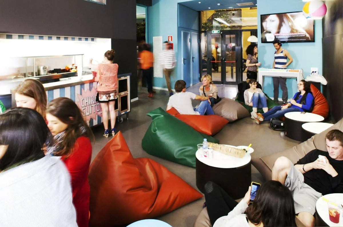 Latroupe Poblenou Beach