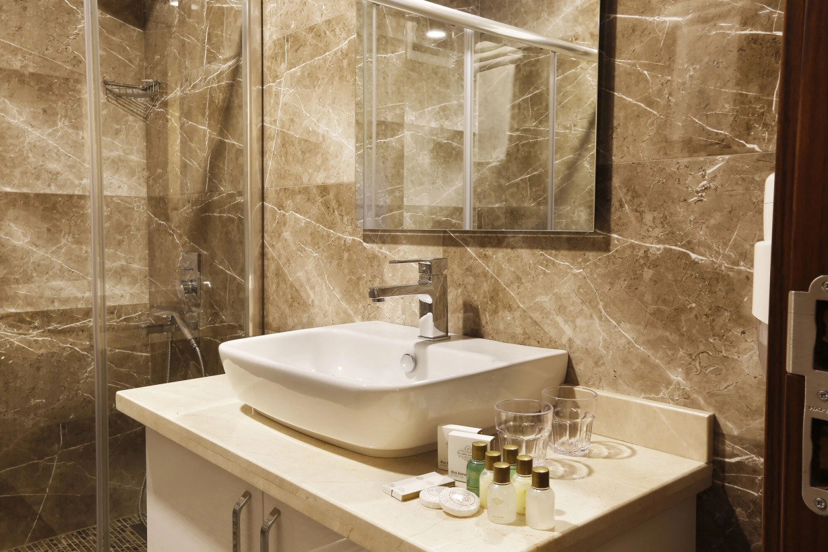 The White Orient Hotel