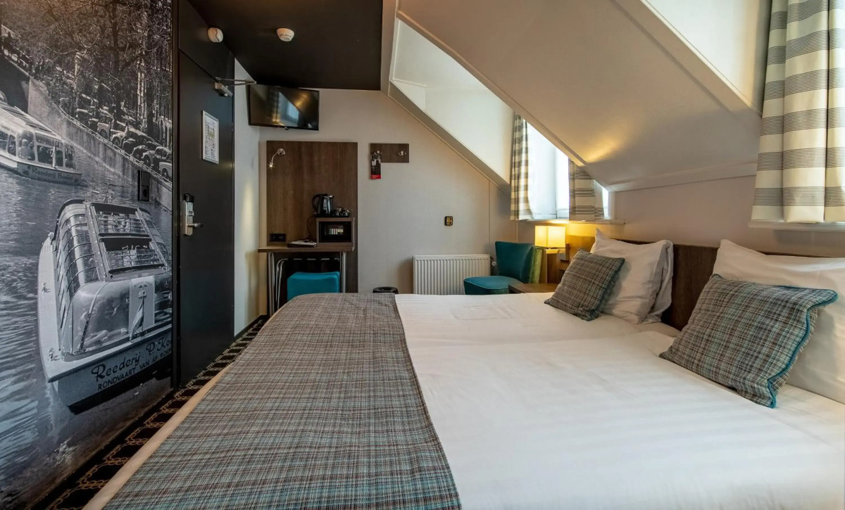 Отель Cornelisz