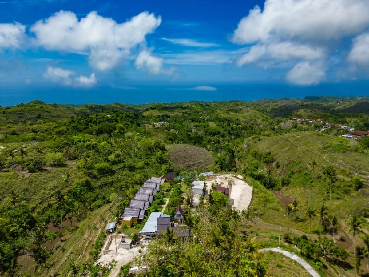 Pini Sentana Village