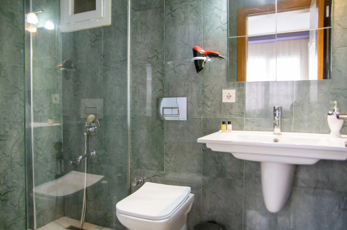 Fi Homes - Adults Only