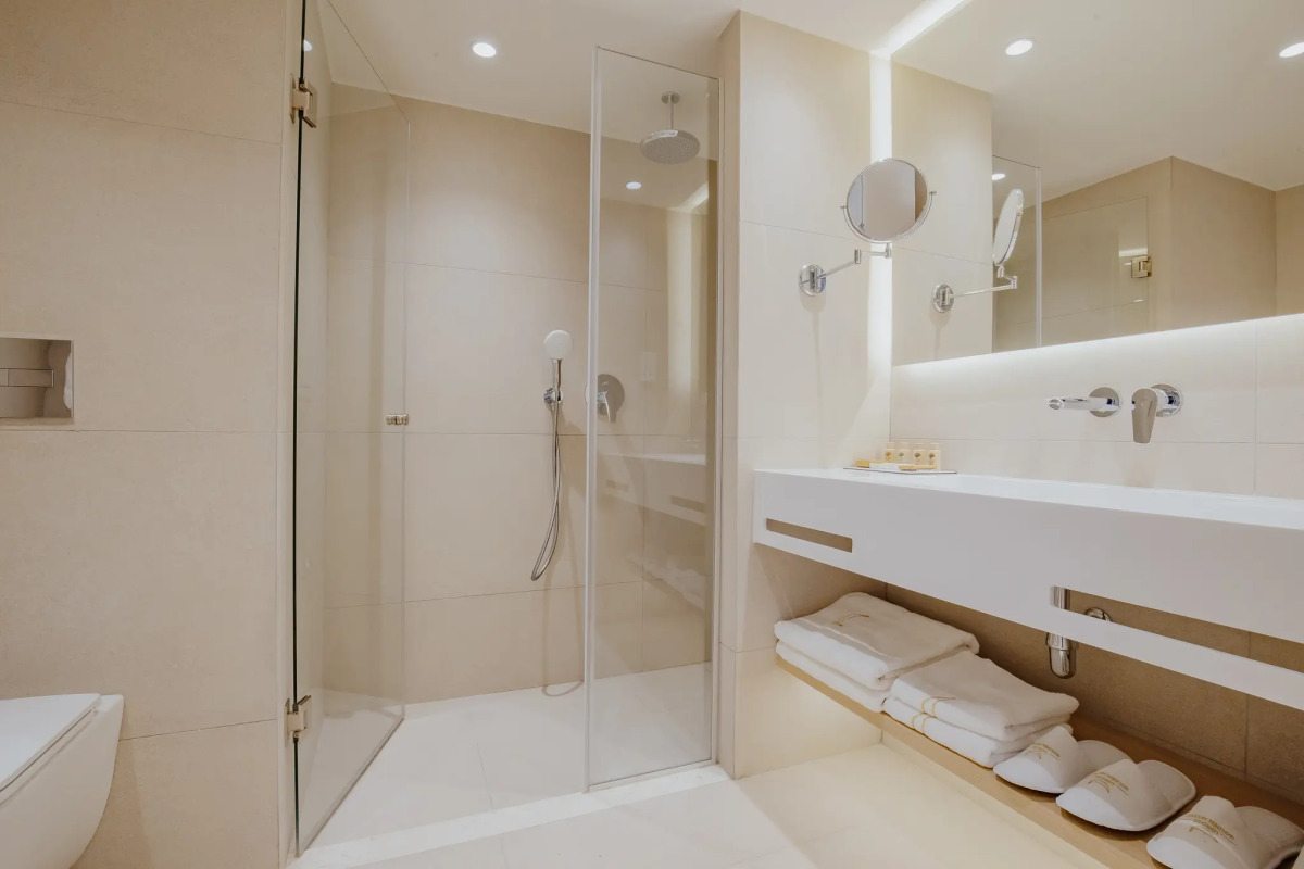 The Golden Coast Beach Hotel