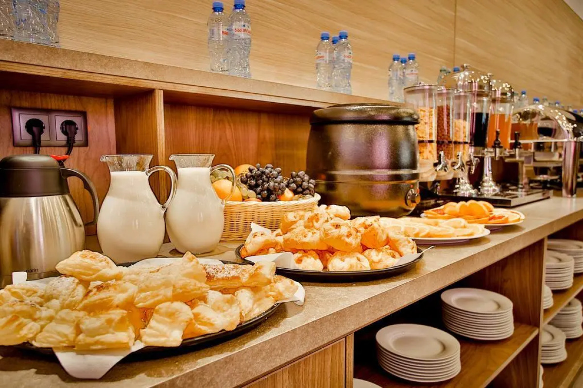 Амери Плаза