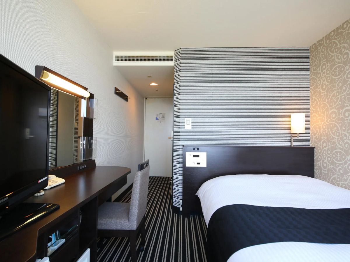 Отель APA Hotel & Resort Tokyo Bay Makuhari