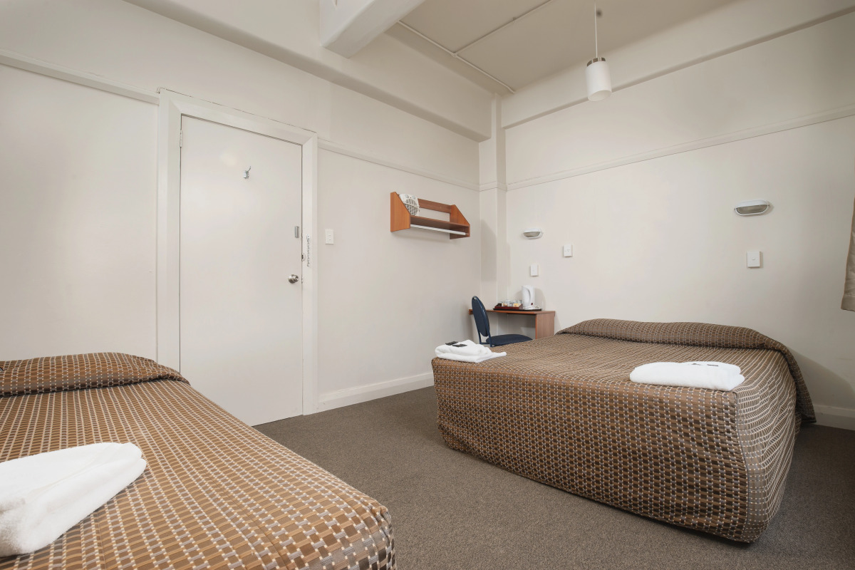 Kiwi International Hotel