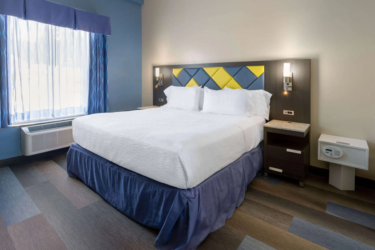 Days Hotel by Wyndham North Bergen NYC Area