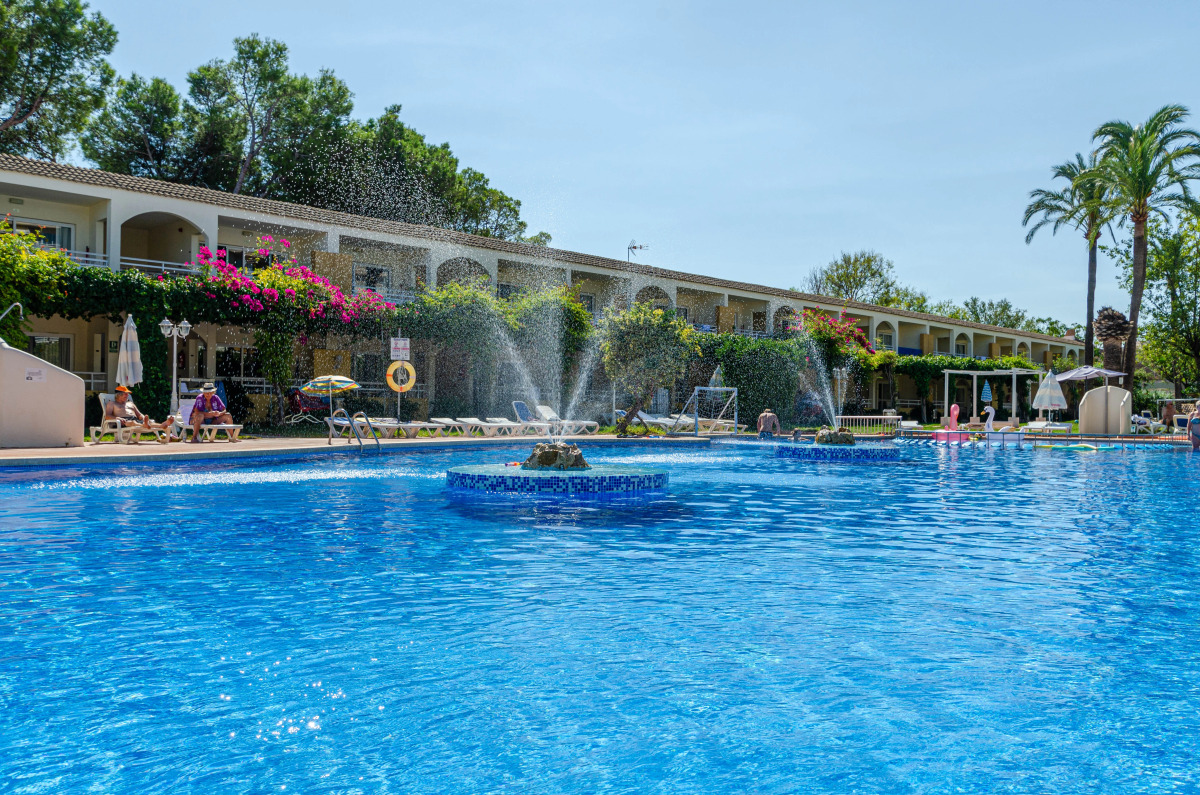 Mariner Club Apartments