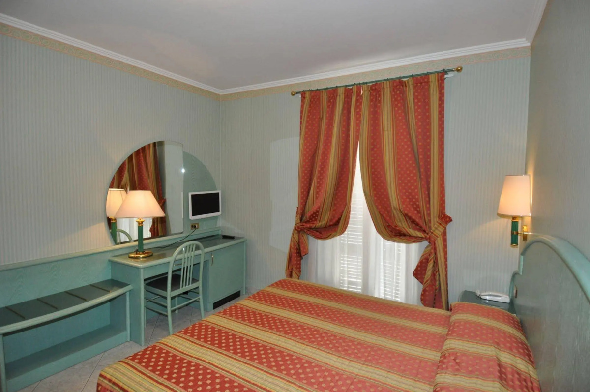 Cavour 30TRE - Hotel Moderno