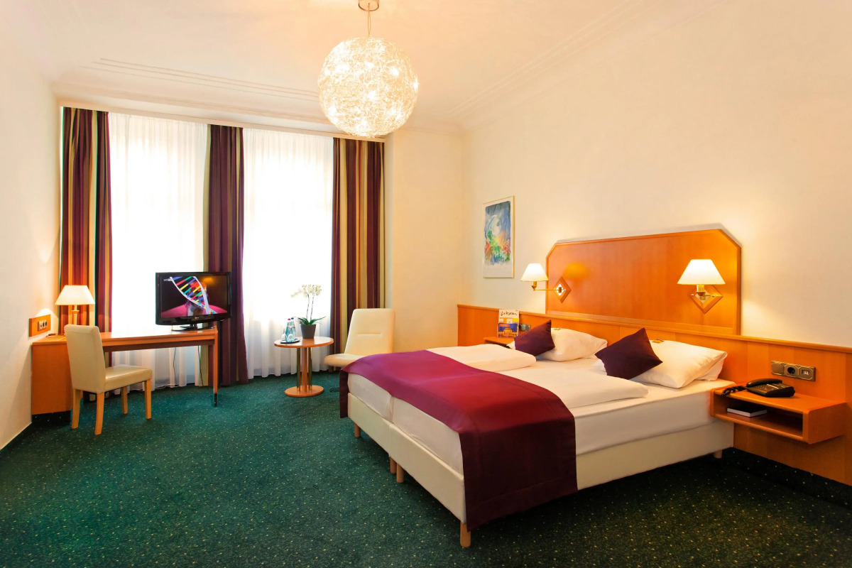 Star-Apart Hansa Hotel