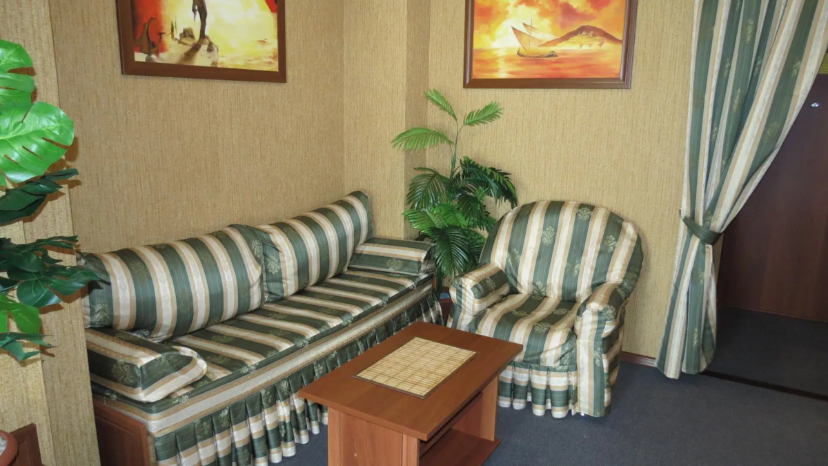 Отель Эсмеральд