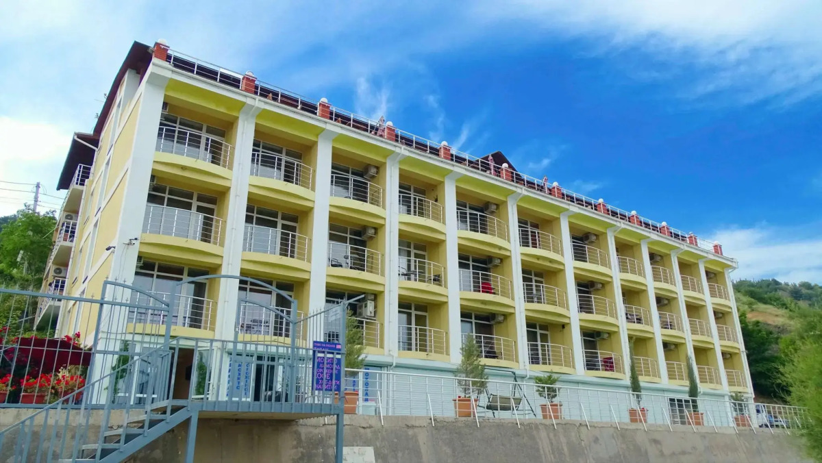 Legenda gostinitsa (Alushta)