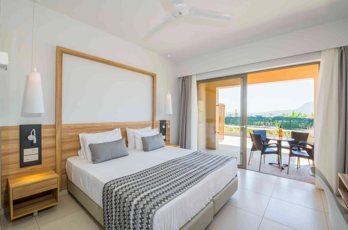 Kiani Beach Resort Family