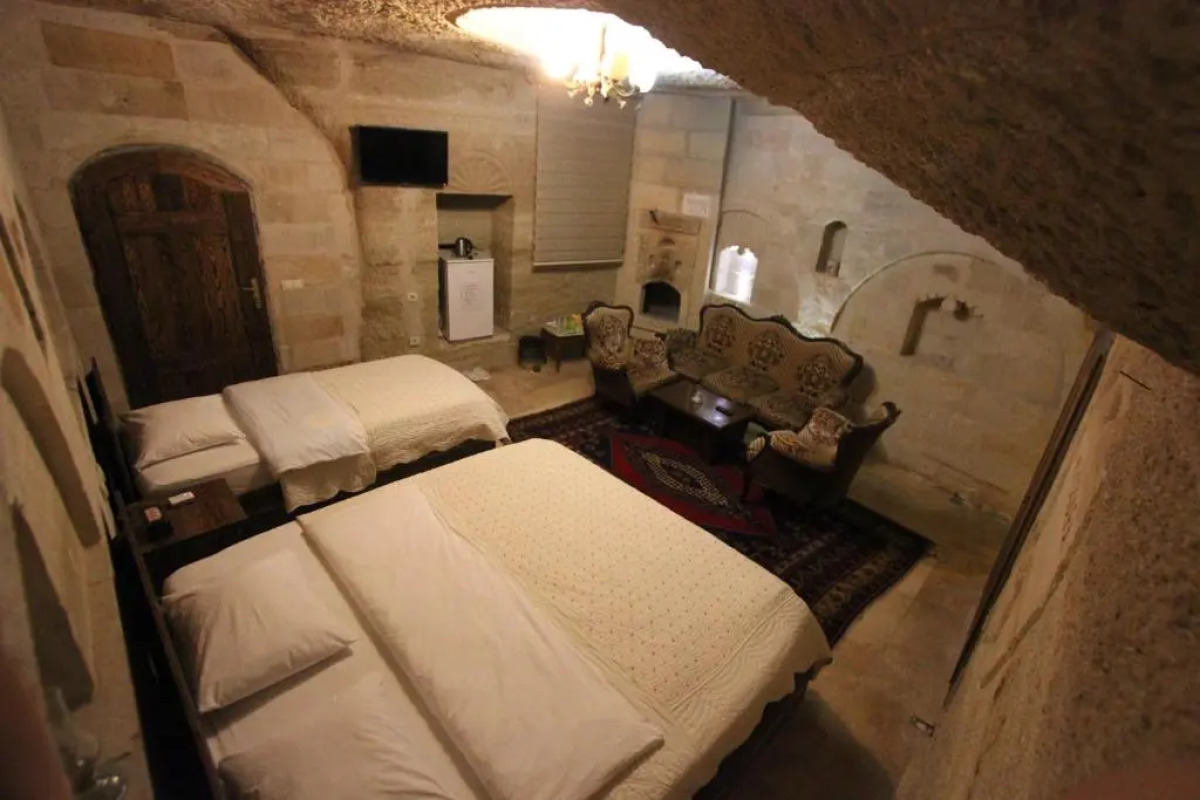 Family Cave Suites Hotel
