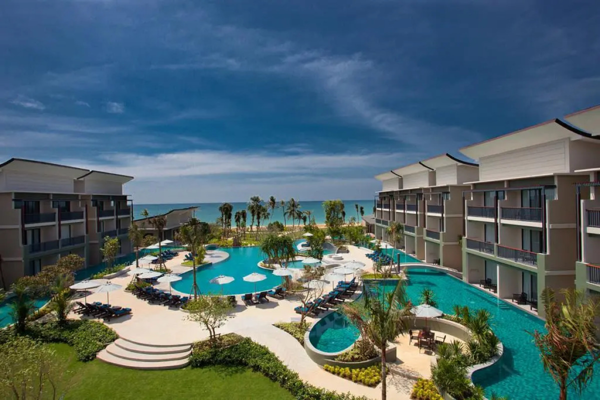 Le Meridien Khao Lak Resort & Spa