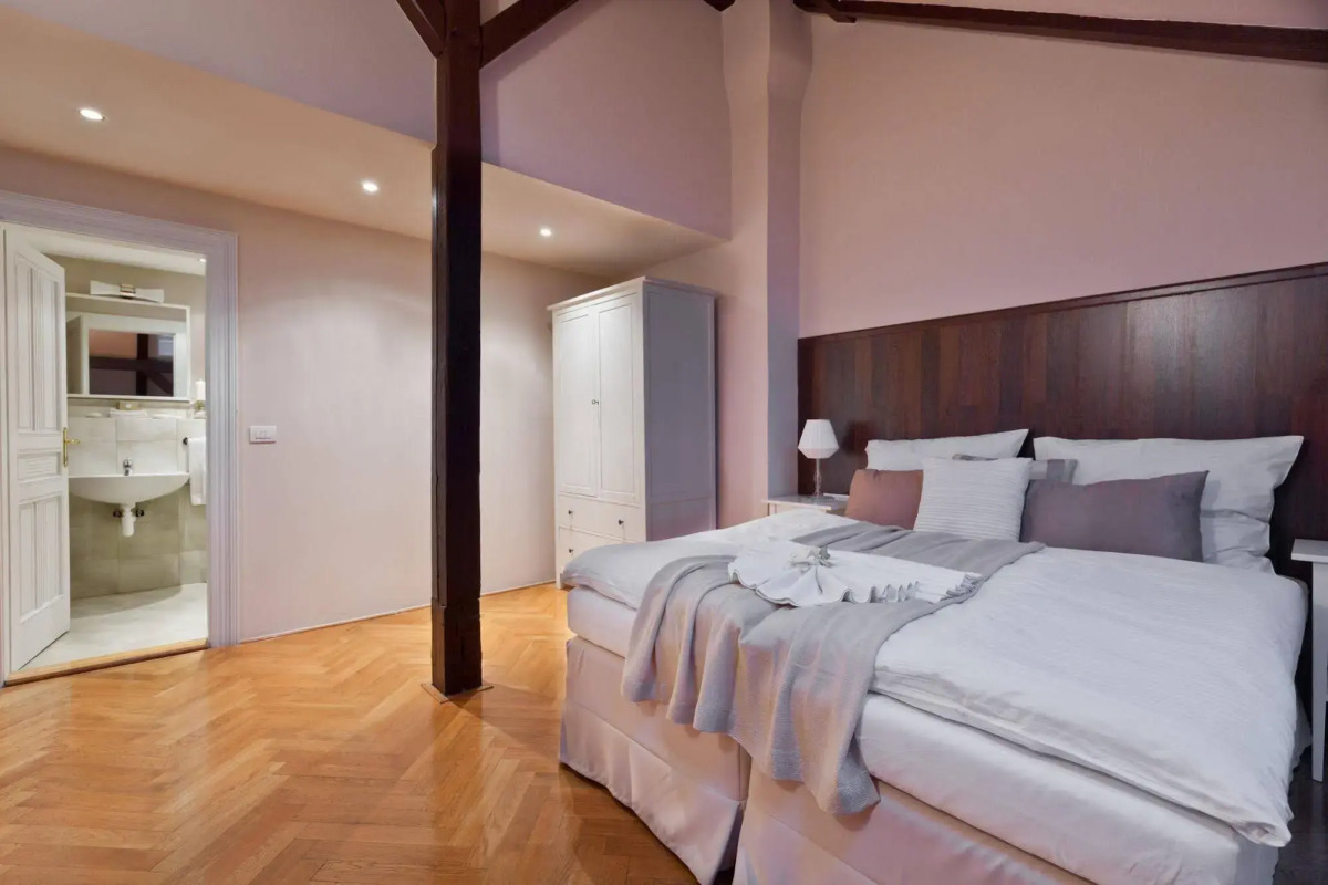 Апартаменты Prague Holiday