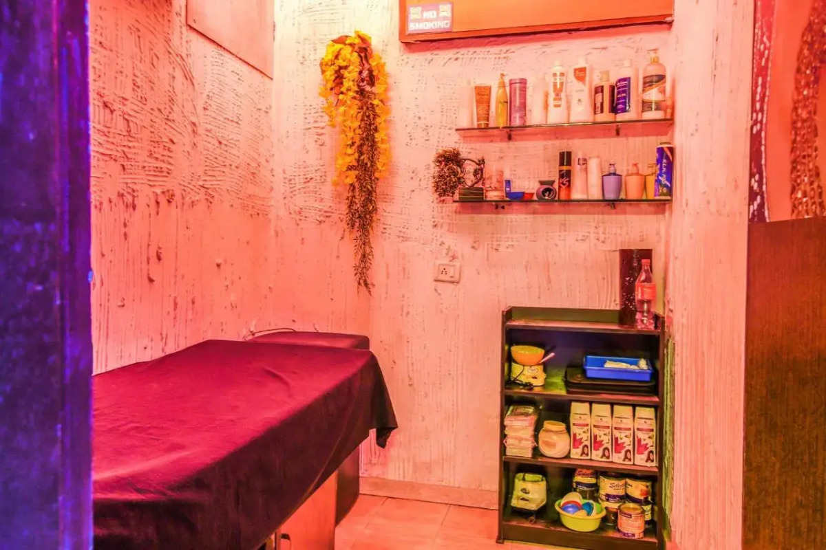 Fabhotel White Klove