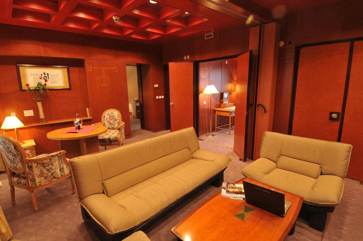 Chinggis Khaan Hotel