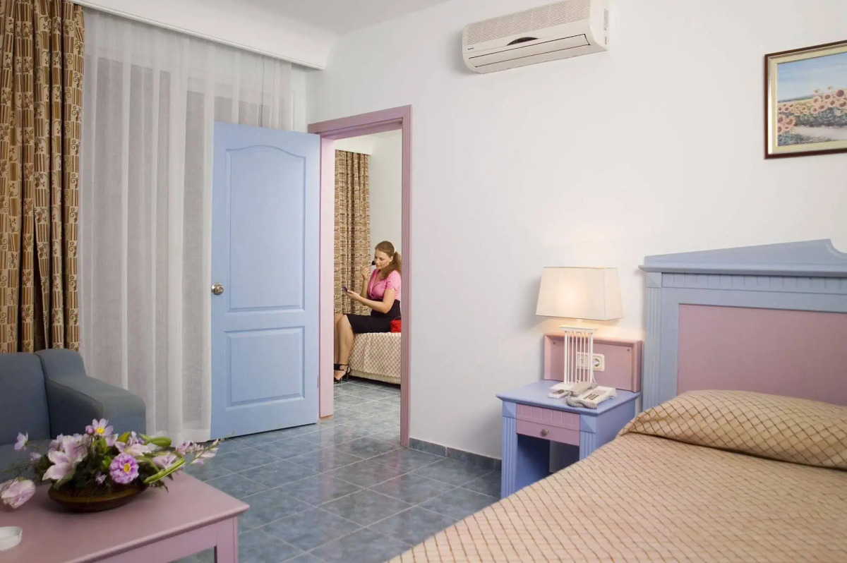 Отель Eva Beach