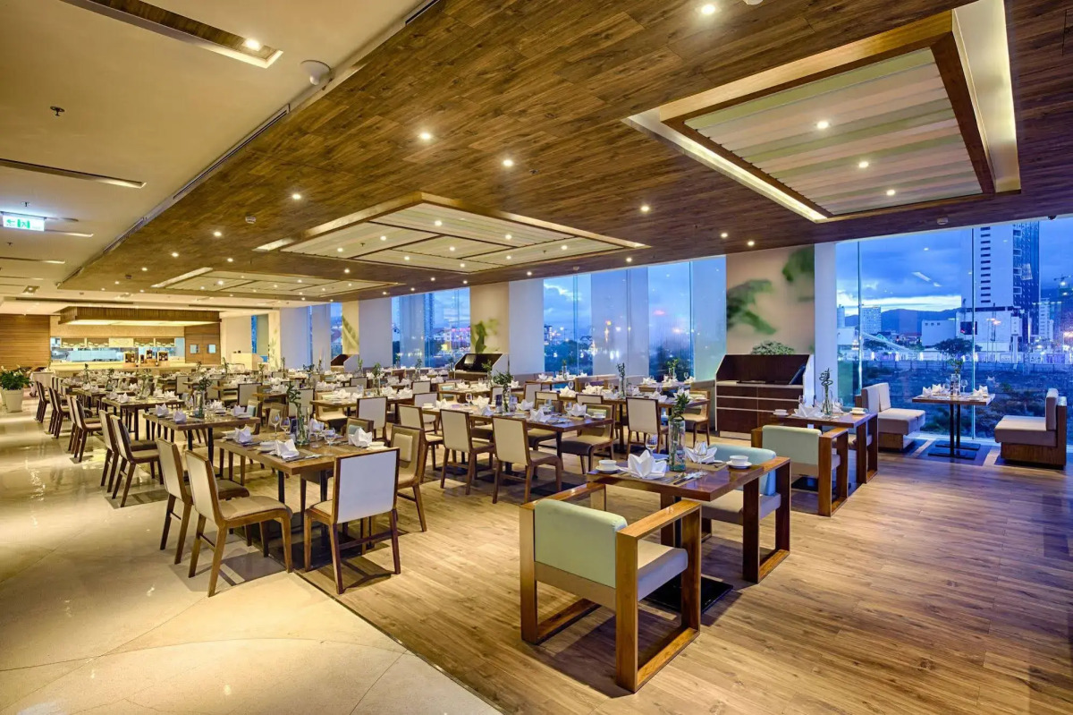 A La Carte Da Nang Beach
