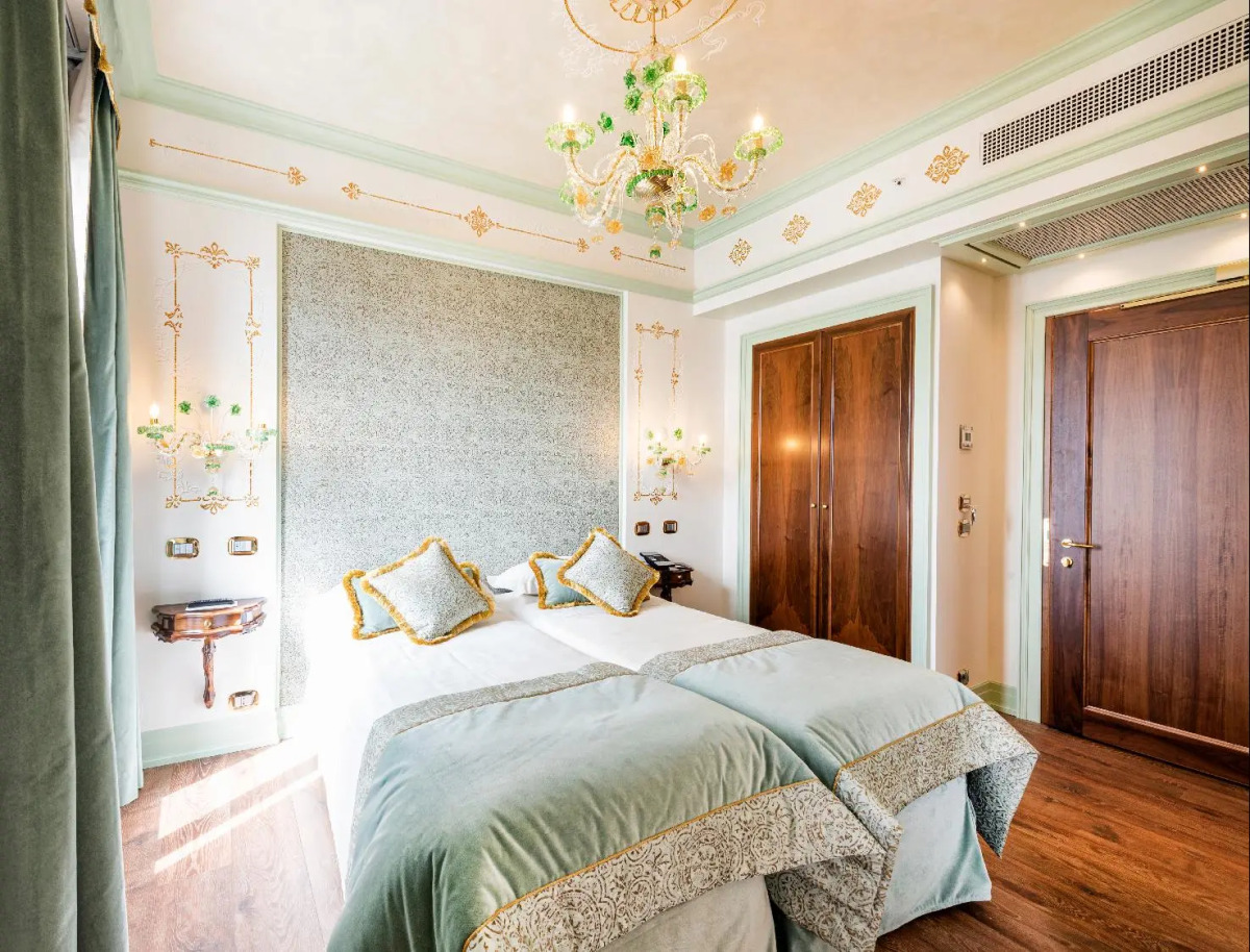 Отель Monaco & Grand Canal