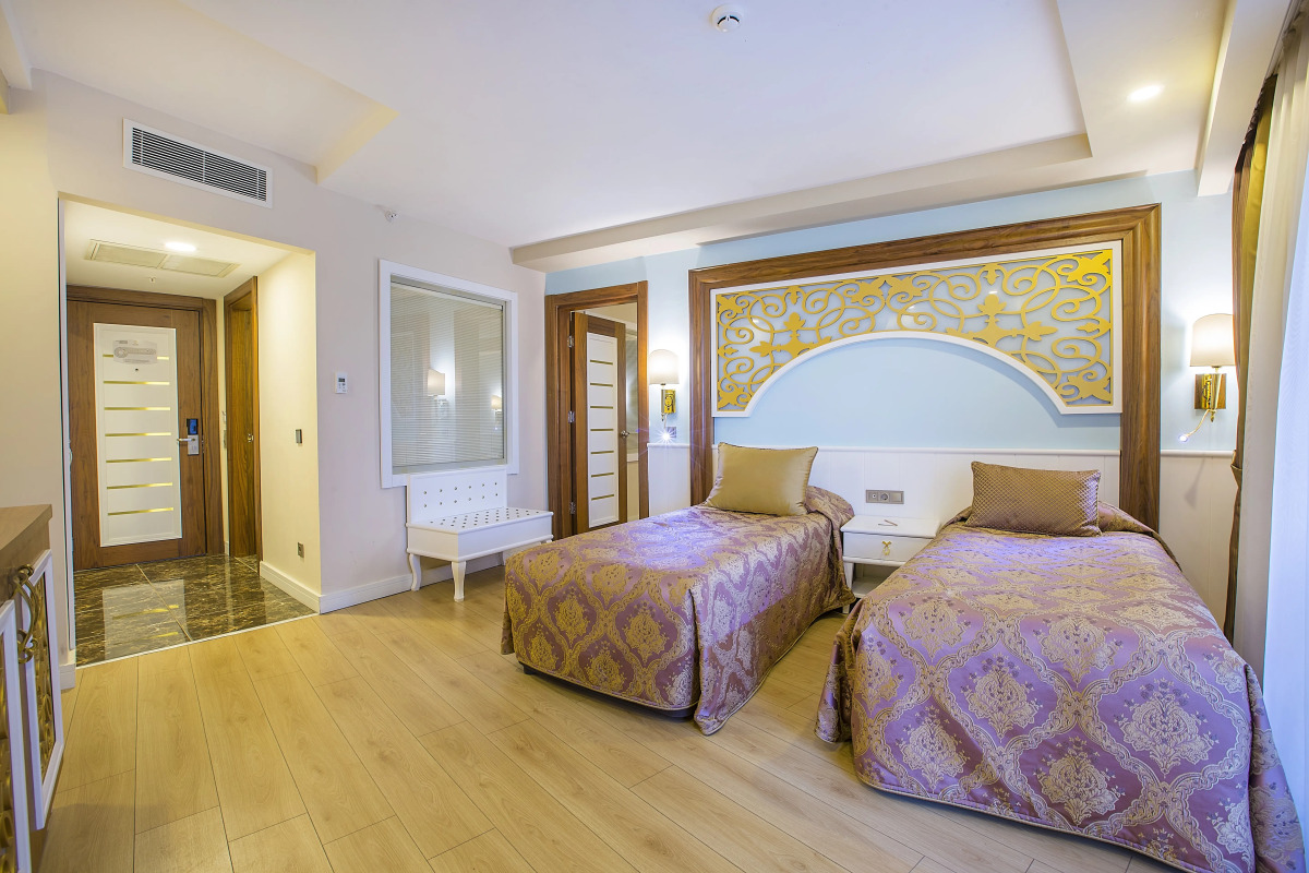 J'adore Deluxe Hotel & Spa