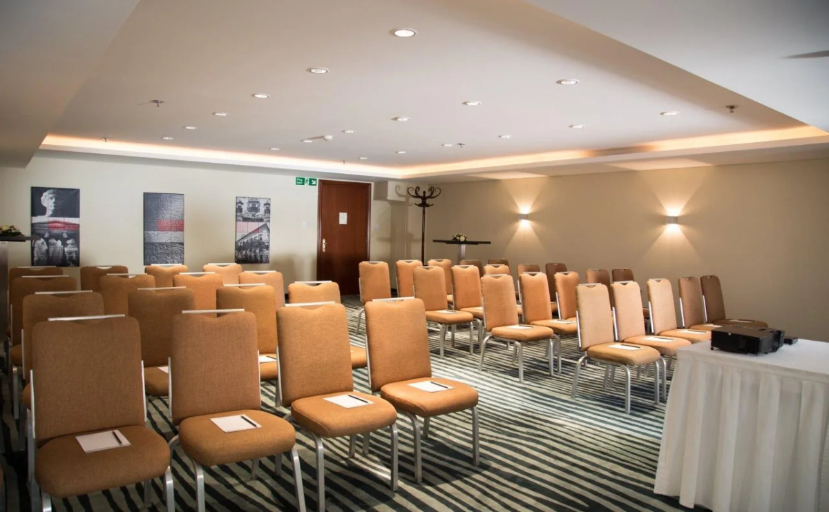 AX The Victoria Hotel