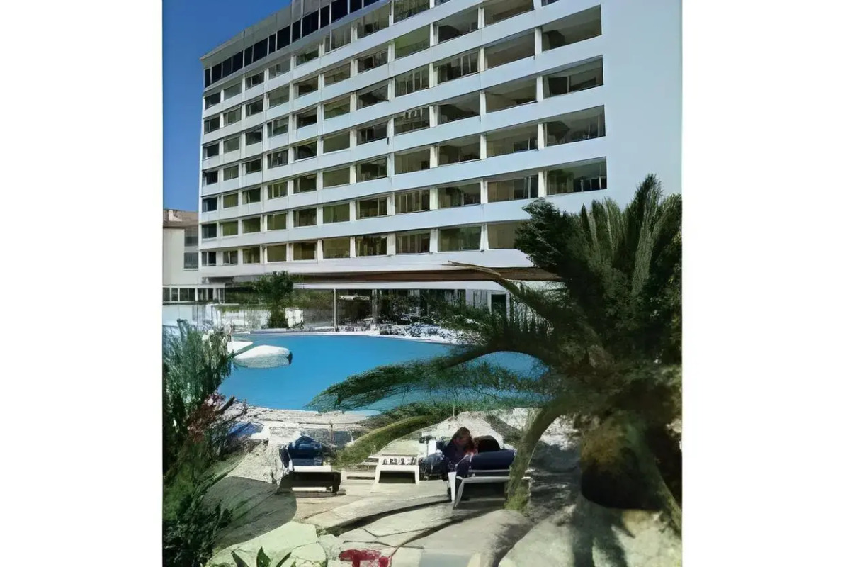 Carcavelos Beach Hotel